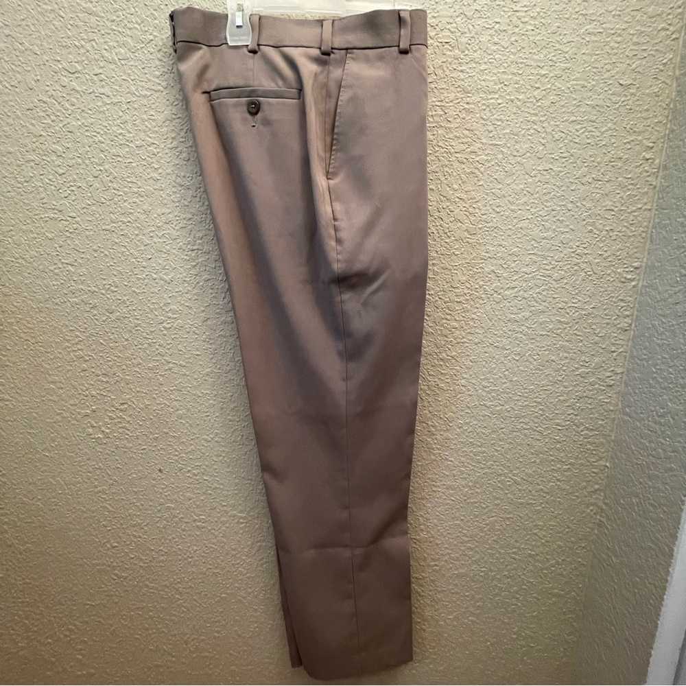 Mens 29 x 30 khaki wrinkle free flat front dress pants George brand